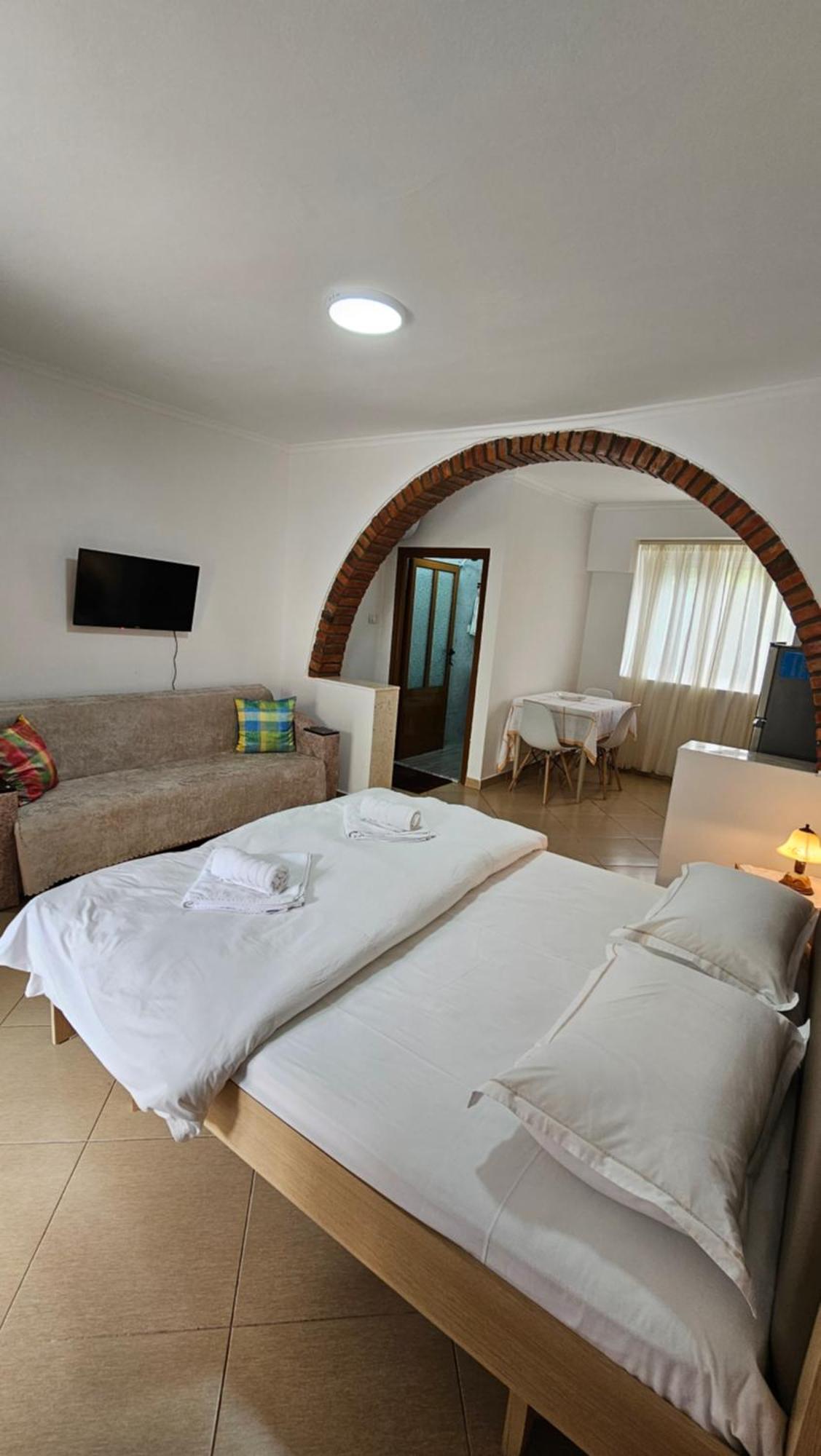 Aliaj Guest House Μπεράτ Εξωτερικό φωτογραφία